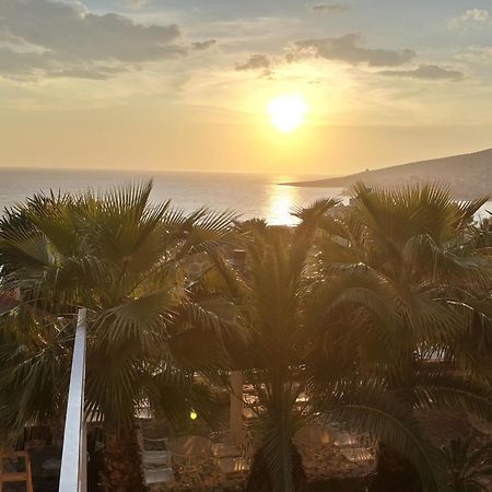 Hotel Panorama Sarandë エクステリア 写真