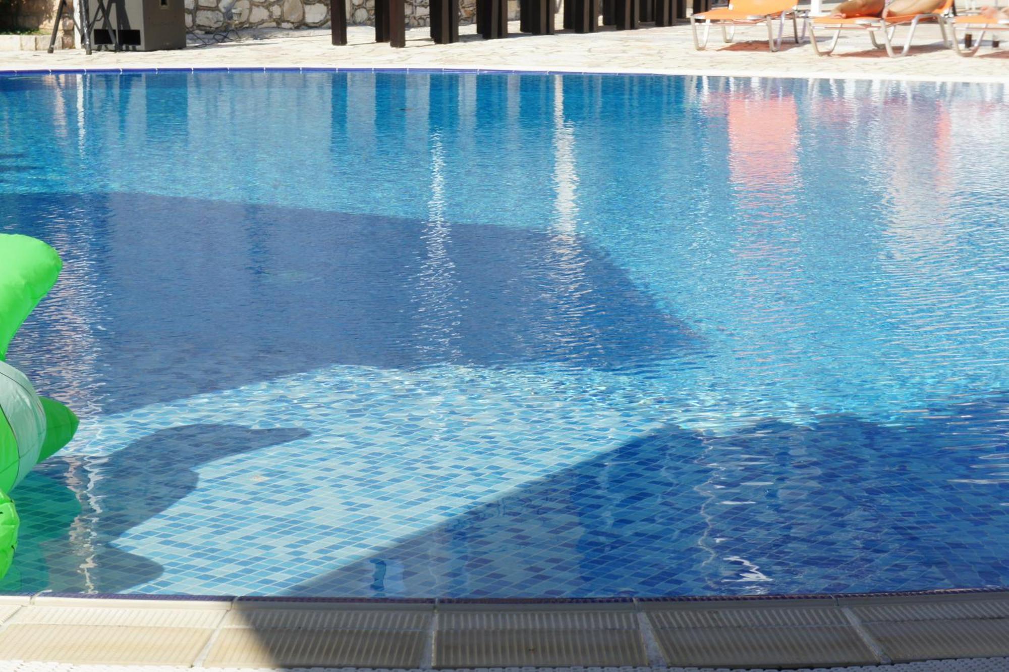 Hotel Panorama Sarandë エクステリア 写真