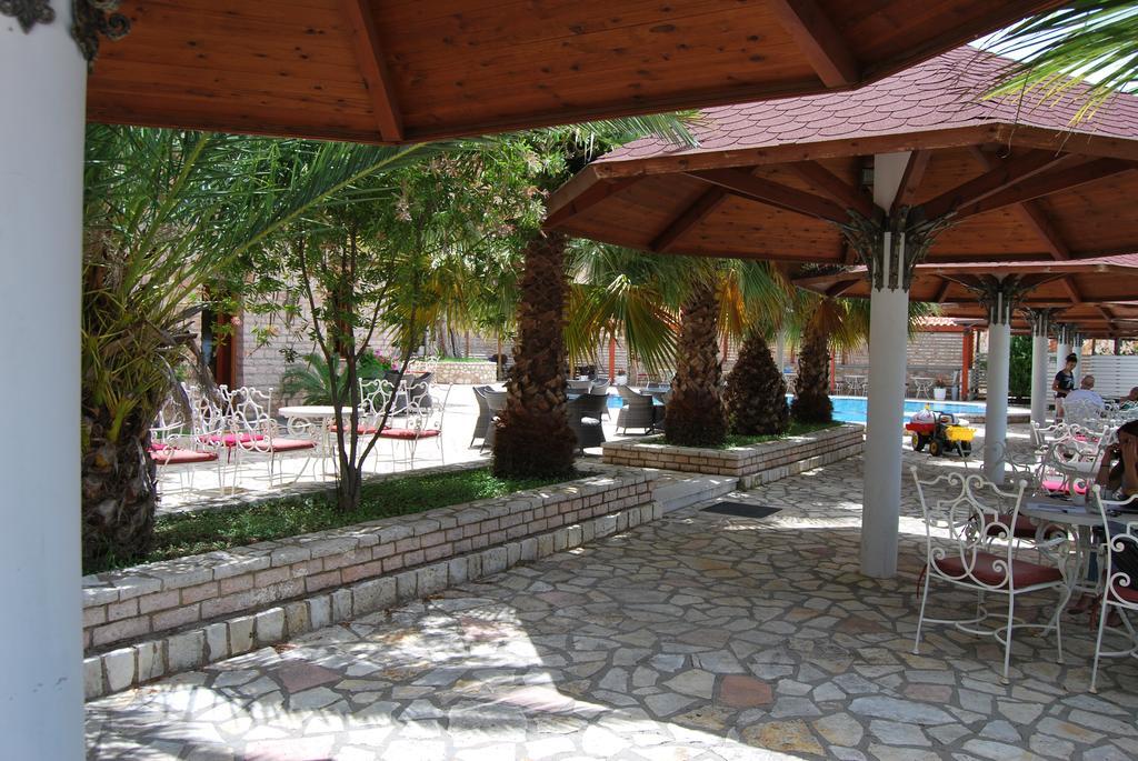 Hotel Panorama Sarandë エクステリア 写真