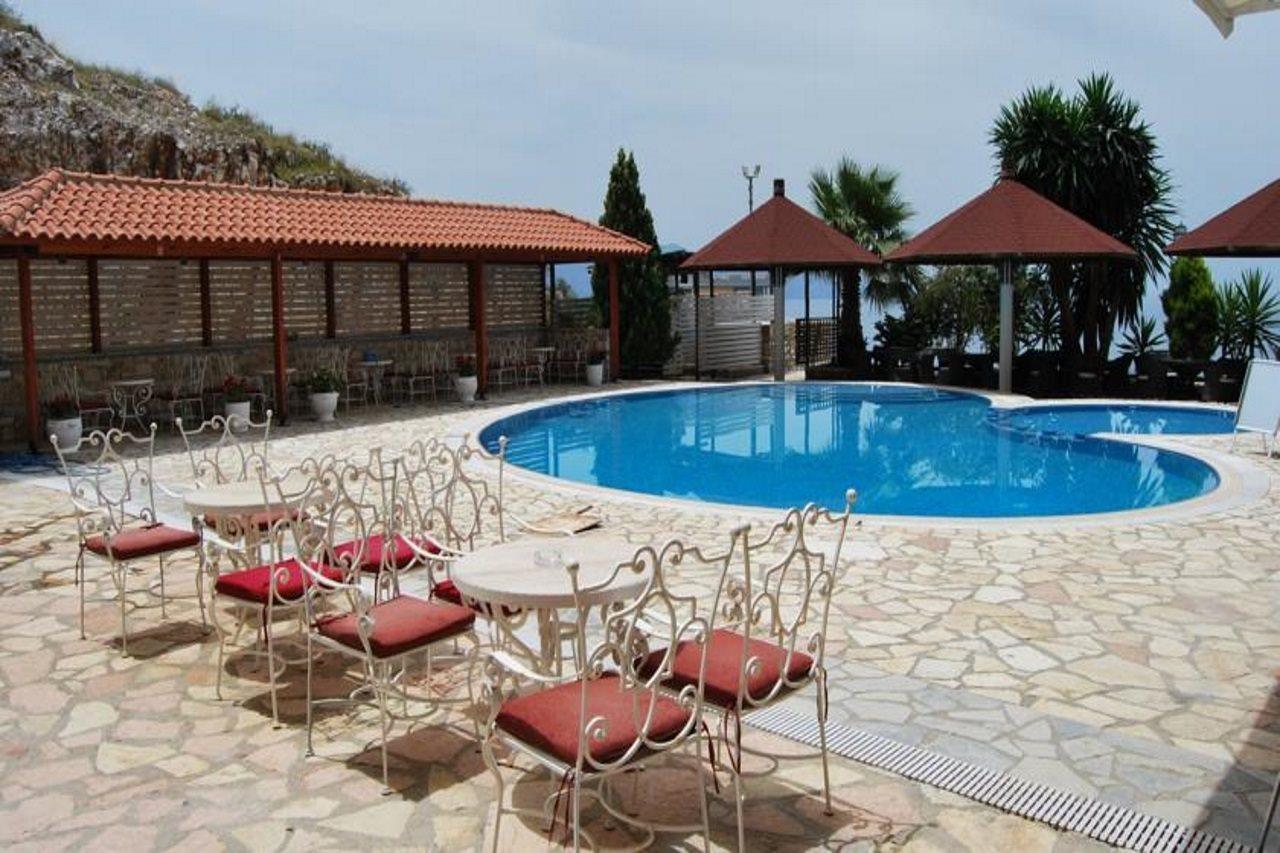 Hotel Panorama Sarandë エクステリア 写真