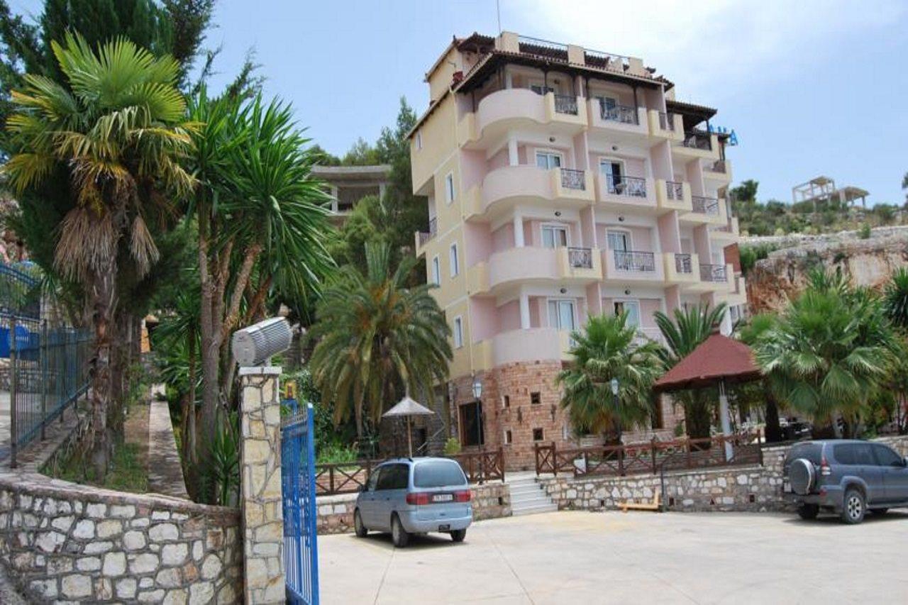 Hotel Panorama Sarandë エクステリア 写真